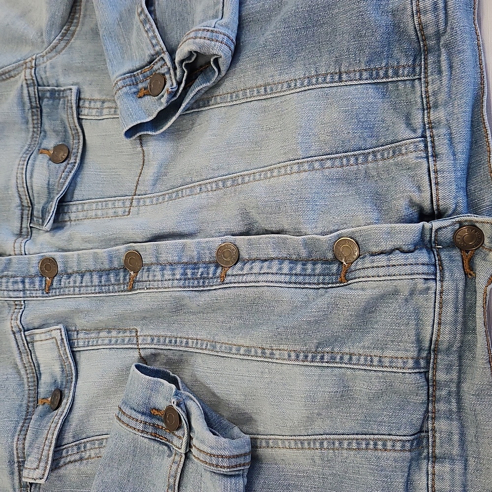 Social Standard By Sanctuary Jean Jacket. Light Wash. Size XL - Picture 8 of 11